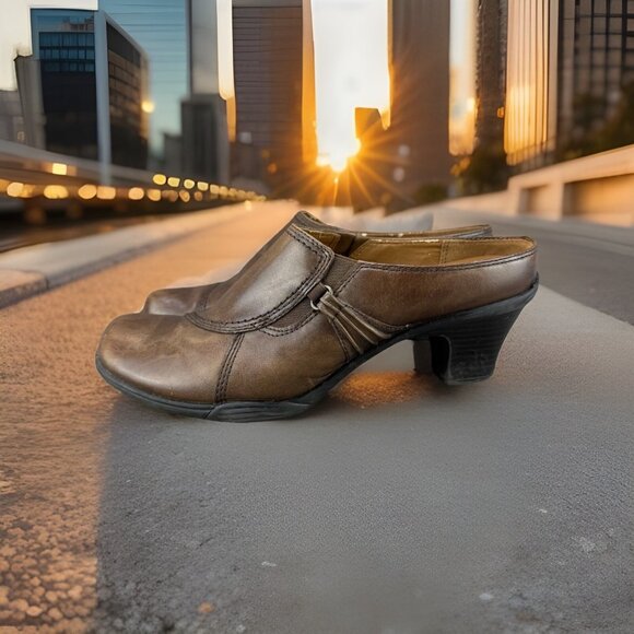 ✅Earth Spirit Classics Emma Mules Women’s 9 Brown Leather Slip On Shoes *PEELING - Picture 1 of 11